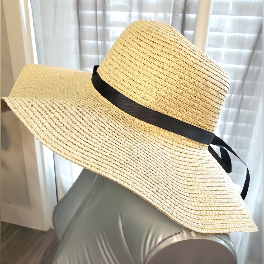 Wide Brim Floppy Straw Hat with Classic Belt - Picture 6 of 10